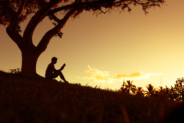 大学课堂如何在书上做好笔记——四色笔记法