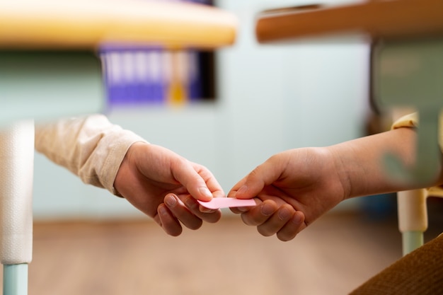 制作叶脉标本的药品 可以用家里的东西代替吗？